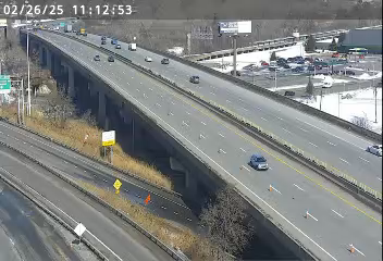 Traffic Cam I-81 north of Exit 22 (Hiawatha Blvd) - Southbound