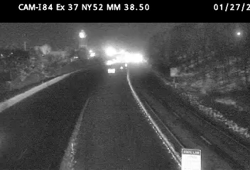 Traffic Cam Taconic state Parkway South of Route 132 - Southbound