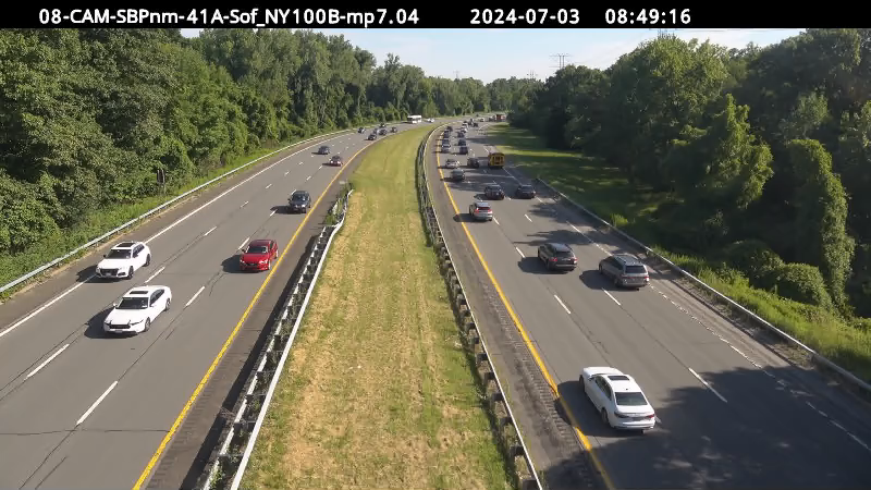 Traffic Cam Taconic state Parkway at Route 117 - Northbound