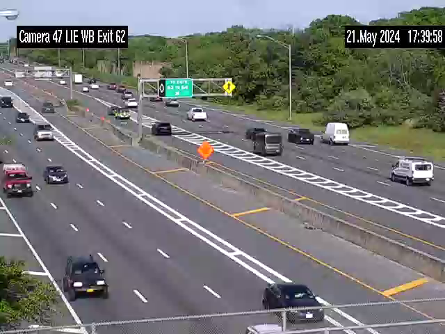 Traffic Cam I-495 at Waverly Ave - Westbound