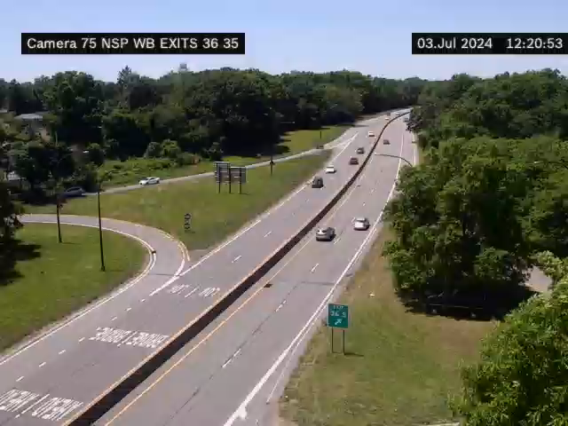 Traffic Cam NSP at East of LIE Connector - Westbound