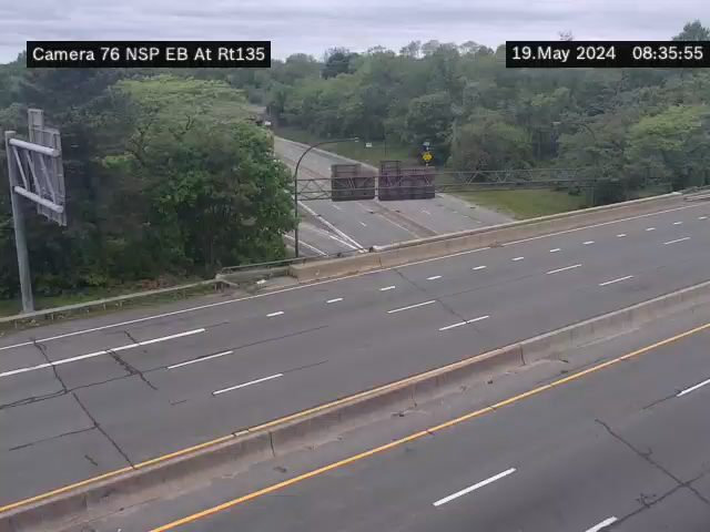 Traffic Cam NSP at Rt 135(Seaford Oyster Bay Expwy) - Eastbound