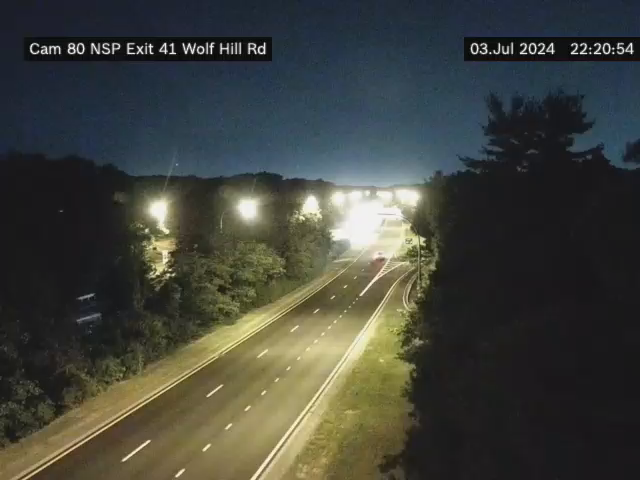 Traffic Cam NSP at Wolf Hill Road - Eastbound
