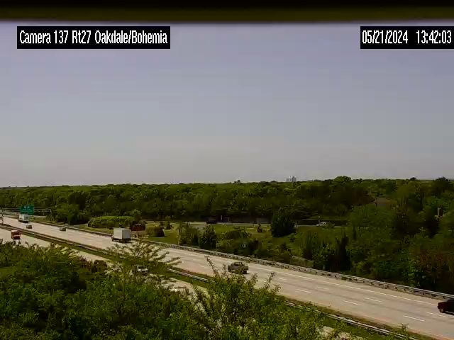 Traffic Cam NY27(Sunrise Hwy.) at Oakdale-Bohemia Rd. - Eastbound