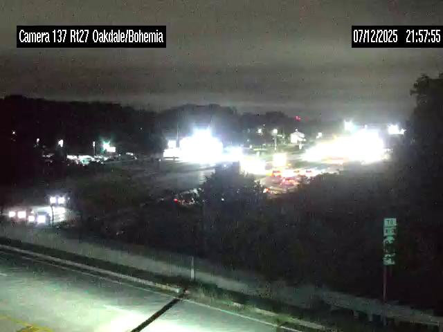 Traffic Cam NY27(Sunrise Hwy.) at Oakdale-Bohemia Rd. - Eastbound