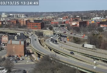 Traffic Cam I-81 south of I-690 (State Office West) - Southbound