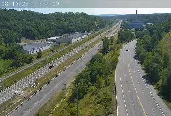 Traffic Cam I-81 north of Exit 1 (Rock Cut Rd) - Northbound