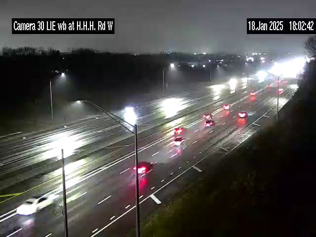 Traffic Cam I-495 at Half Hollow Hills Road West - Westbound