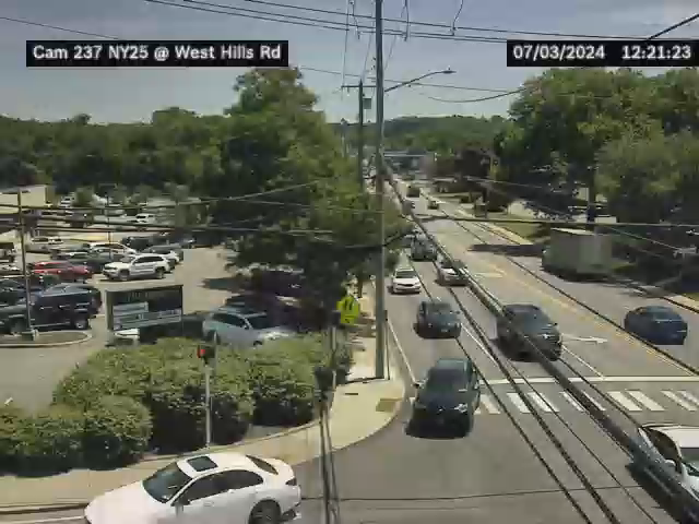 Traffic Cam NY 25 at West Hills Road