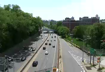 Traffic Cam I-87 at Van Cortland Park South - Southbound