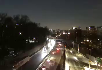 Traffic Cam I-87 at Van Cortland Park South