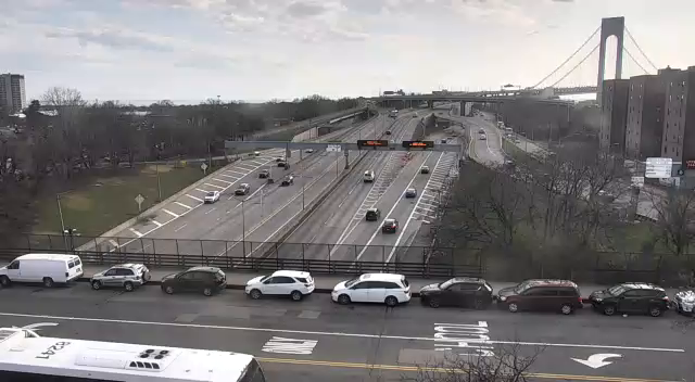 Traffic Cam I-278 at 92nd Street - Eastbound