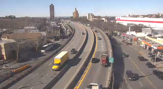 Traffic Cam I-278 at Between 6th 7th Avenue - Eastbound