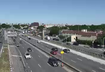 Traffic Cam 907M at 72nd Street - Eastbound