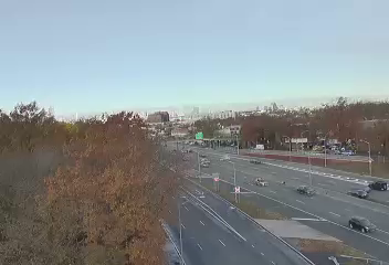 Traffic Cam 907M at 75th Street - Southbound