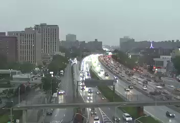 Traffic Cam I-495 at Grand Central Parkway - Westbound