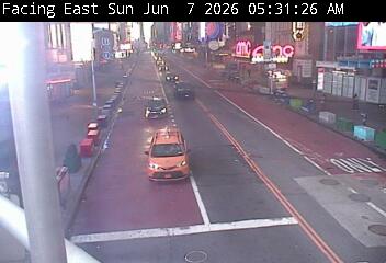 Live snapshot from 8 Avenue @ 42 Street
