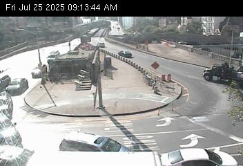 Traffic Cam 2 Avenue @ Queensboro Bridge - Westbound