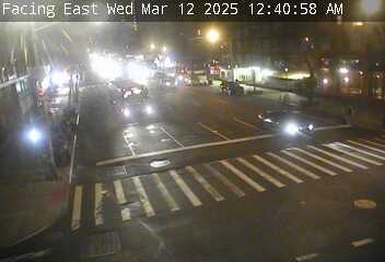 Traffic Cam 3 Avenue @ 34 Street - Westbound