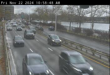 Traffic Cam FDR Drive @ 111 Street - Westbound