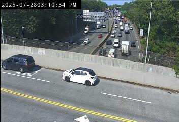 Traffic Cam Long Island Expressway @ Marathon Parkway - Northbound