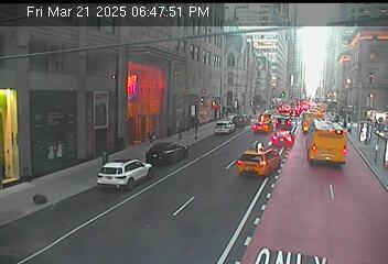 Traffic Cam Madison Avenue @ 49 Street - Westbound