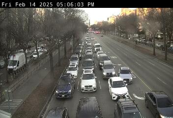 Traffic Cam Ocean Parkway @ Ditmas Avenue - Eastbound