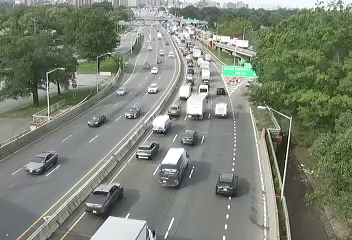 I-678 at LIE
