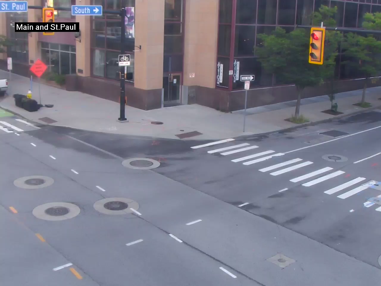 Main St & St Paul/South