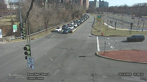 Traffic Cam Bronx River Parkway at County Center