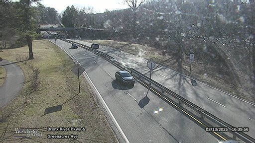 Traffic Cam Bronx River Parkway at Greenacres Avenue