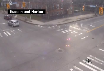 Traffic Cam Hudson Ave at Norton St