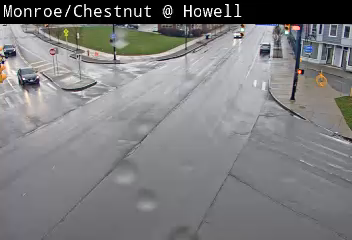 Traffic Cam Monroe Ave/Chestnut at Howell
