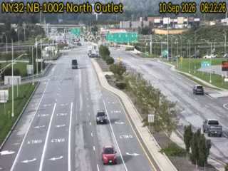 NY 32 at North Outlet Entrance (Woodbury)