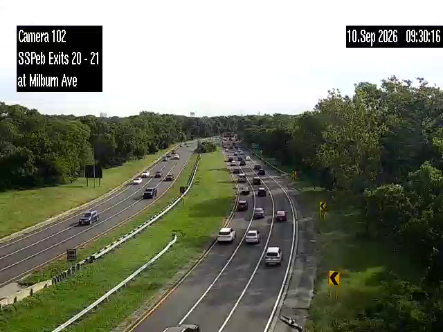 SSP between Exits 20(Grand Ave.) and Exit 21(Nassau Rd.)