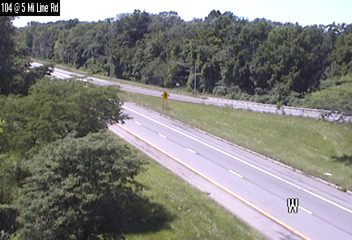 Traffic Cam NY-104 at 5 Mile Line Rd - Westbound