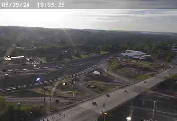 Traffic Cam I-81 south of Exit 16A (I-481) - Northbound