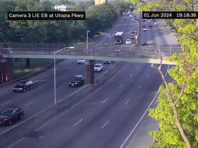 Traffic Cam I-495 at Utopia Pkwy - Eastbound