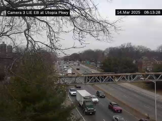 Traffic Cam I-495 at Utopia Pkwy - Eastbound