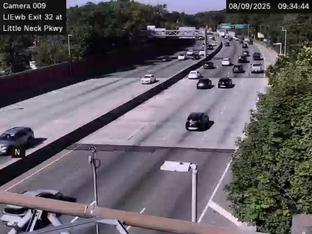 Traffic Cam I-495 at Little Neck Pkwy - Westbound