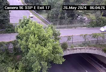 Traffic Cam SSP at Exit 17 N/S Hempstead Ave. - Westbound