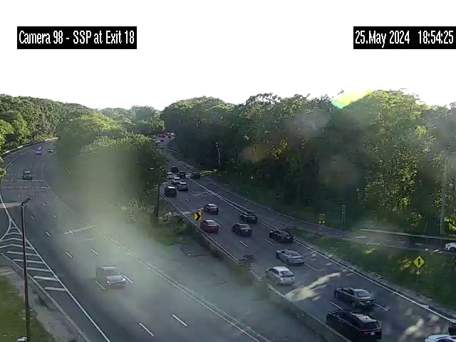 Traffic Cam SSP at Exit 18 - Eagle Ave / Hempstead Lake State Park - Westbound