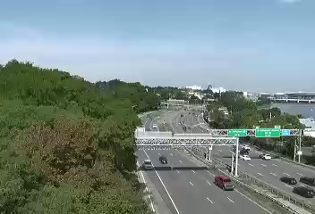 907M at Ditmars Blvd