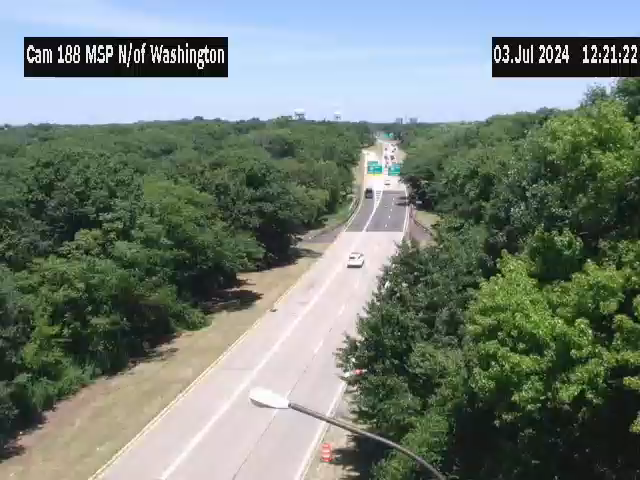 Traffic Cam MSP between M7 and M6 (north of Washington Ave.) - Northbound