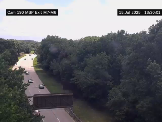 Traffic Cam MSP between M7 and M6 (north of Babylon Tpke.) - Northbound