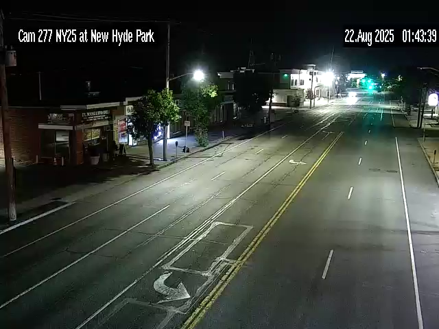 Traffic Cam NY 25 Eastbound at New Hyde Park Road