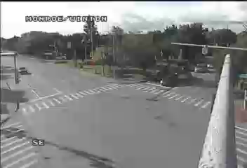 Monroe Ave at S Winton Rd