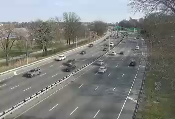 Traffic Cam 907M at 64th Avenue - Southbound