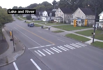 Traffic Cam Lake Ave at River St