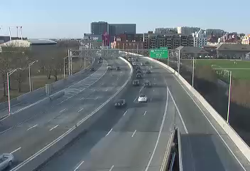 Traffic Cam I-678 at College Point Blvd. - Northbound